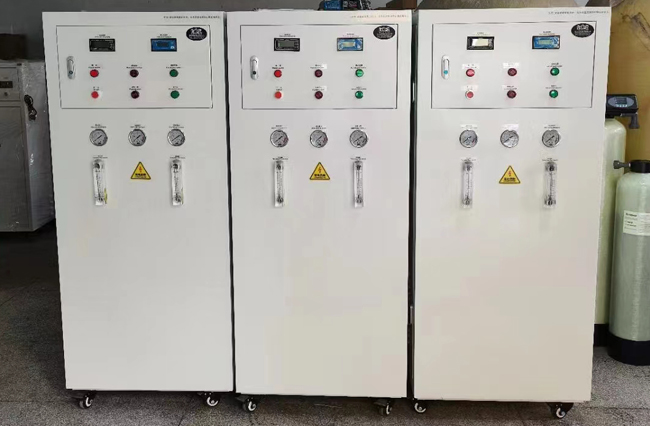 實(shí)驗(yàn)室超純水機(jī)生產(chǎn)車(chē)間 實(shí)驗(yàn)室超純水機(jī)生產(chǎn)車(chē)間